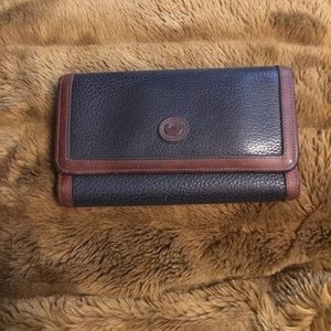 Vinted navy Dooney & Bourke Clutch w46